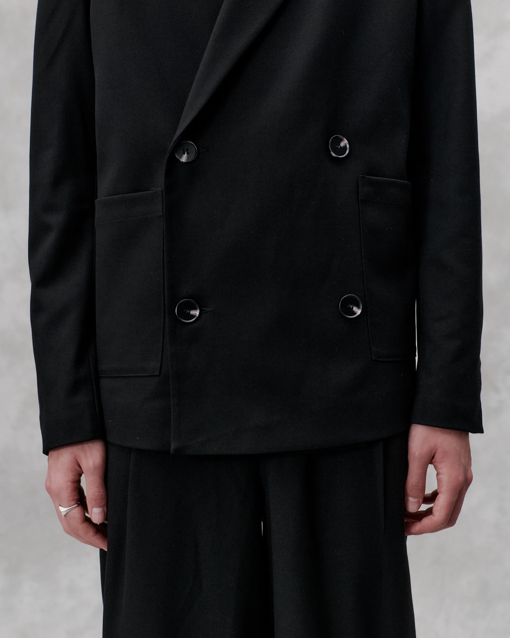 Public - Black - Image 7