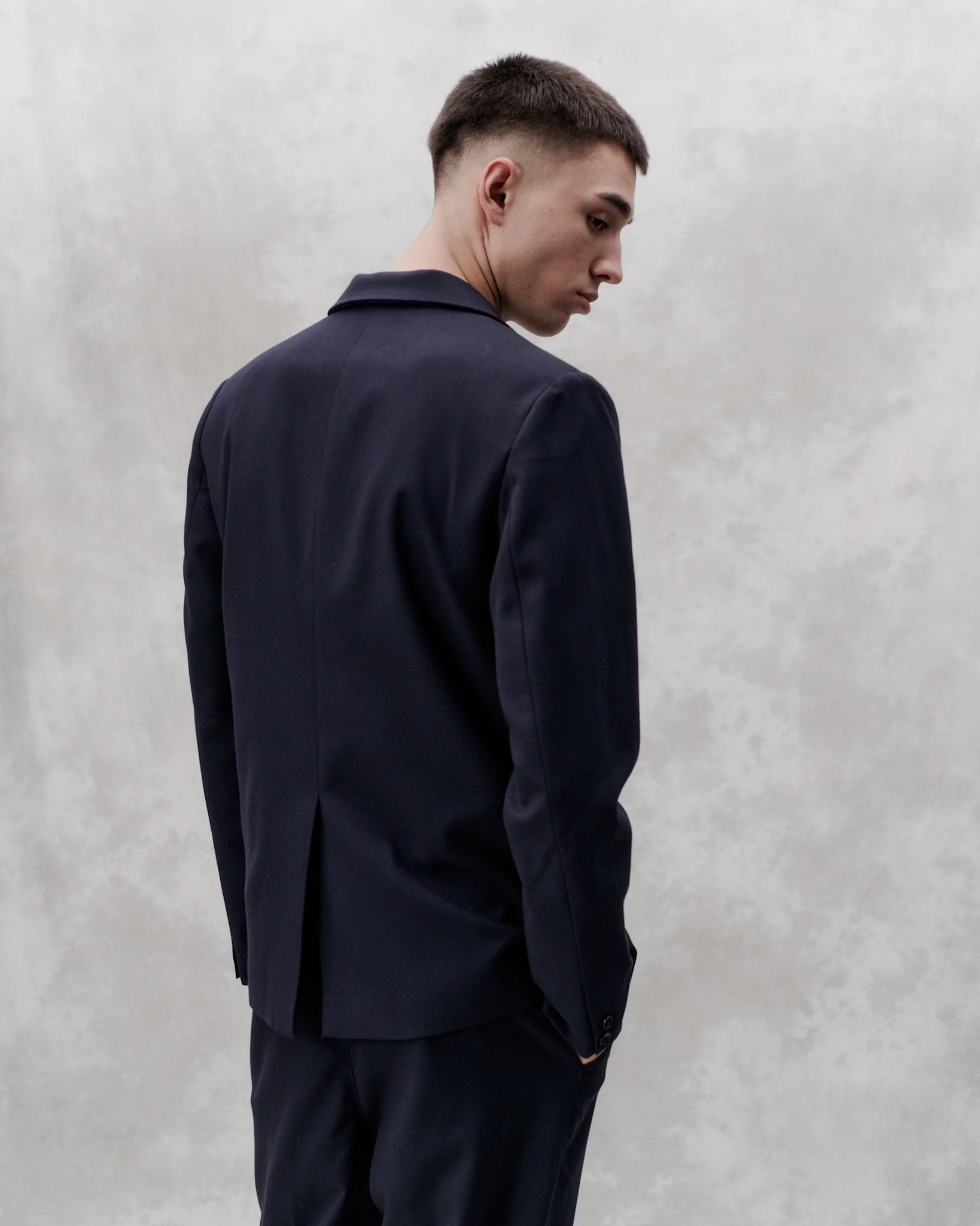 React - Navy - Image 3
