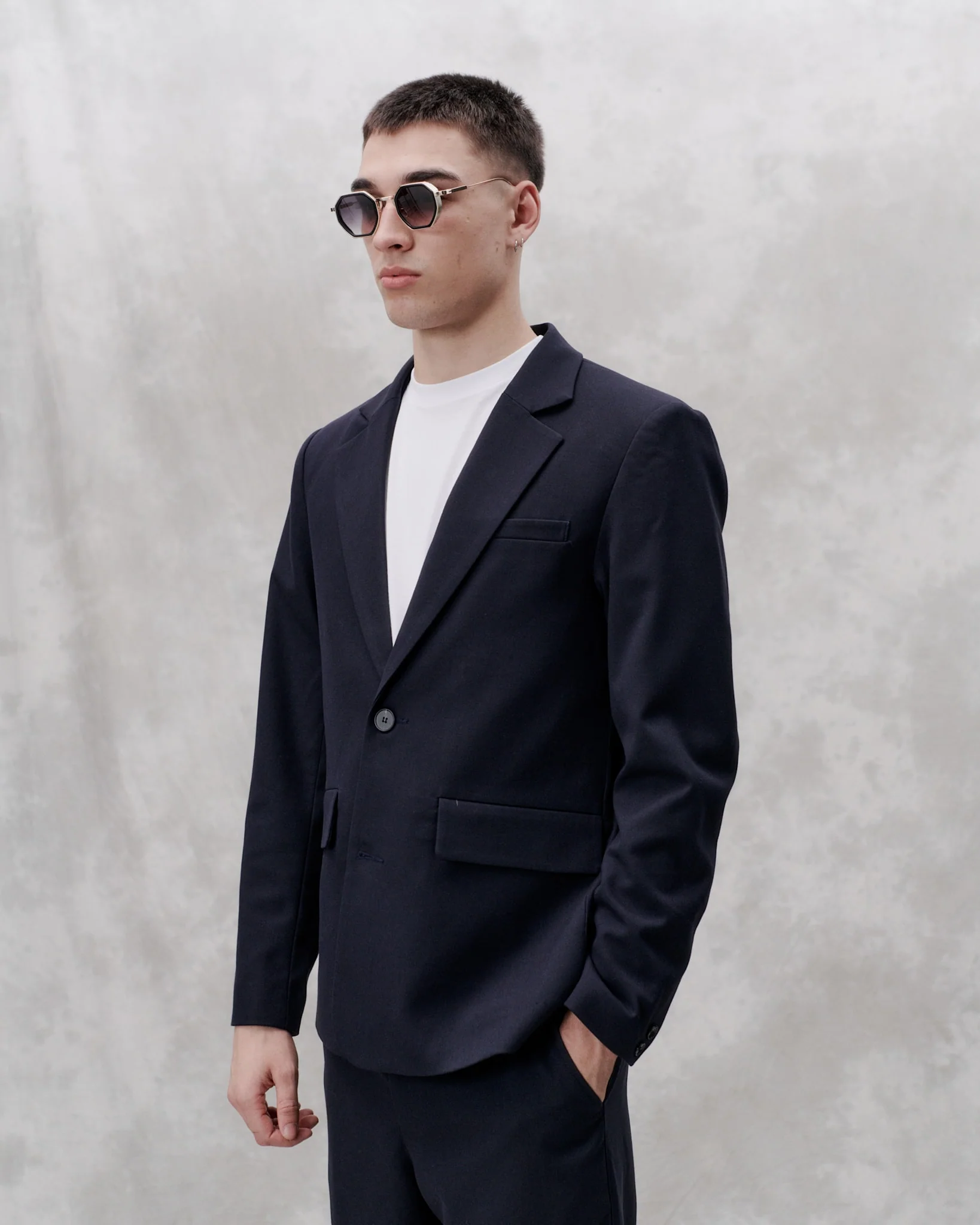 React - Navy - Image 5