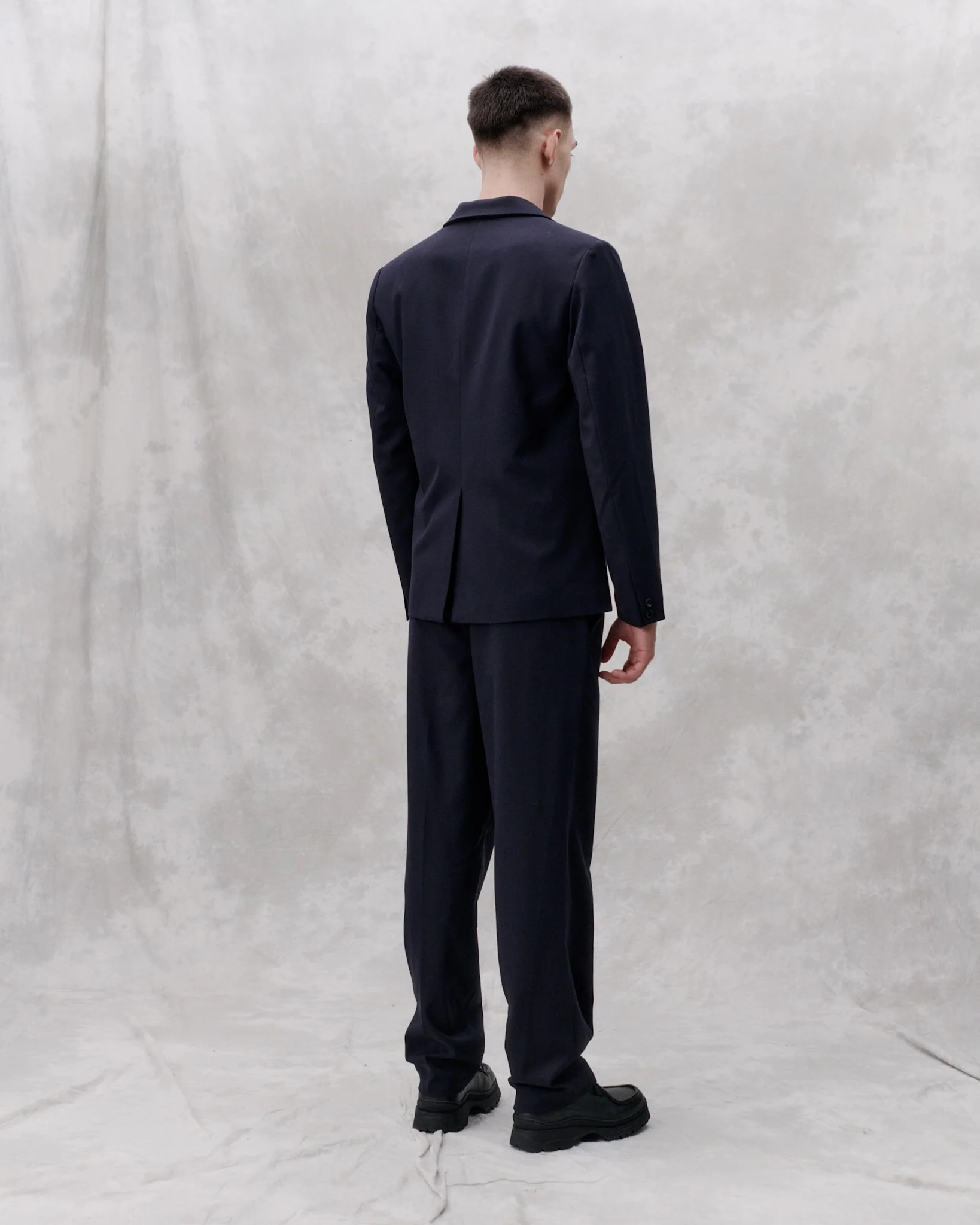 React - Navy - Image 6