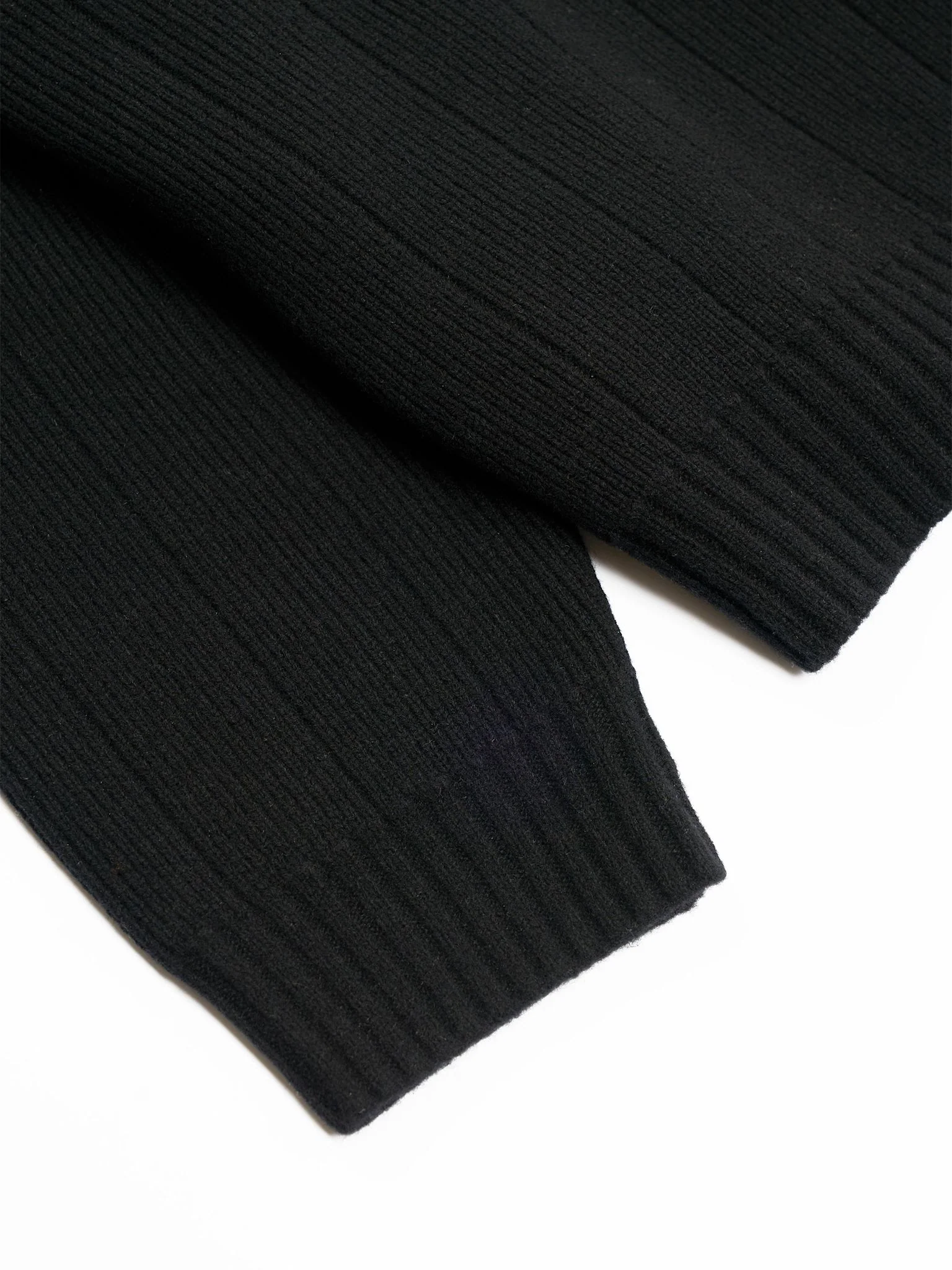 Storm - Black - Image 3